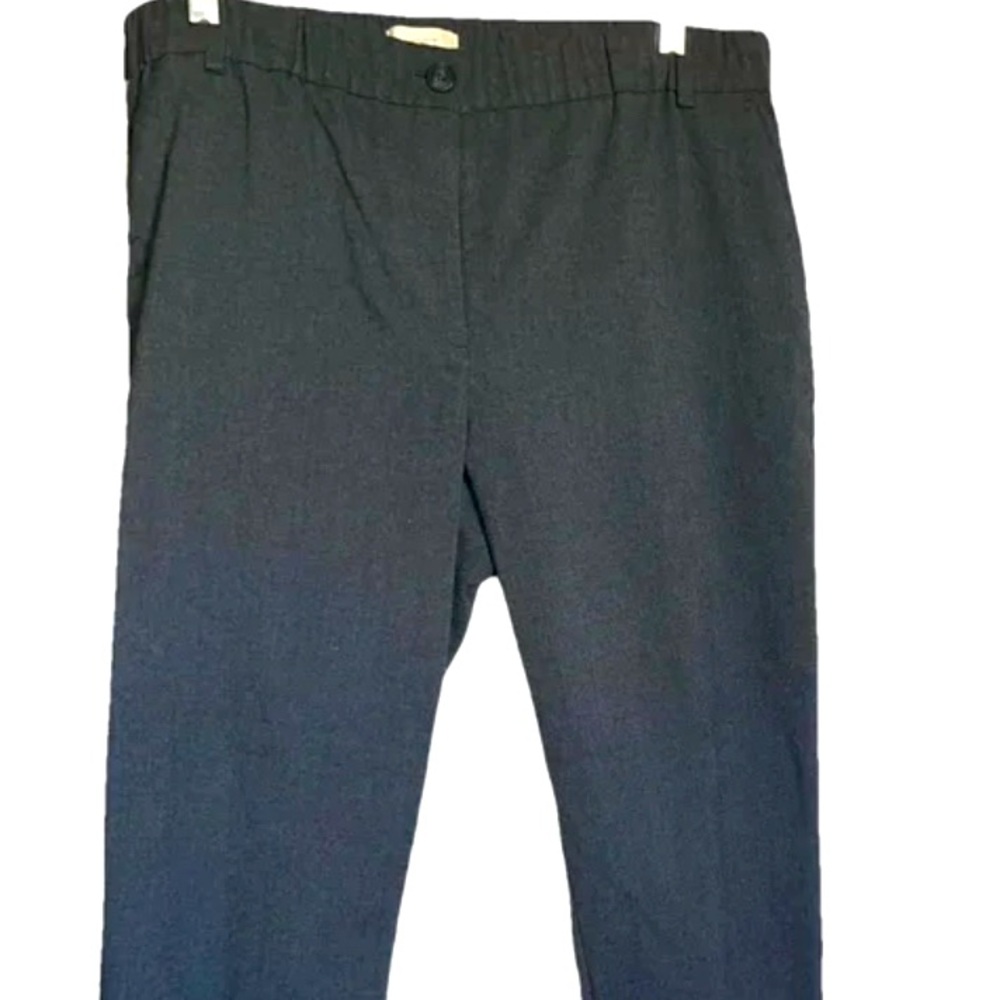 Midi pants. Elastic waist.